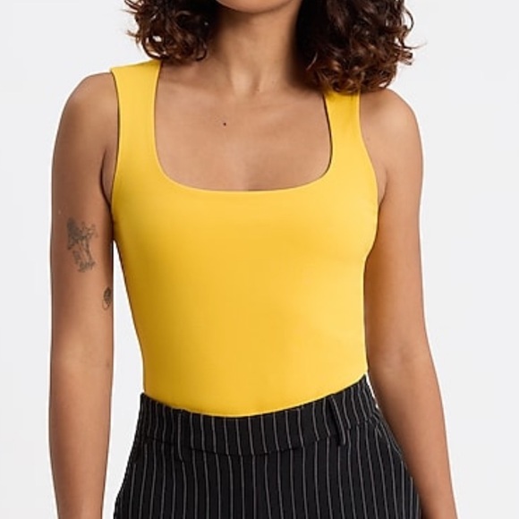 Express Yellow Sleeveless Women's Top - Picture 1 of 4